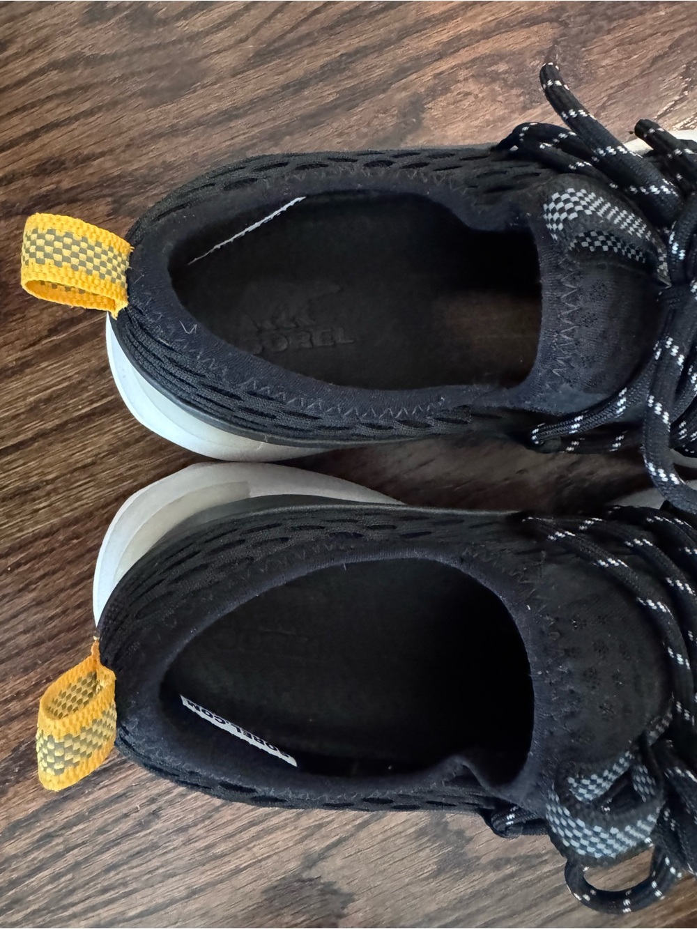 Sorel Kinetic Impact Lace Sneakers Black with White Sole - 7.5 - Picture 4 of 6